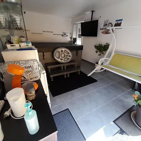 Kemping Caravane Et Jacuzzi